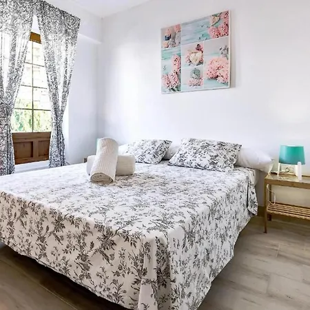 公寓 Two Bedroom With Wifi, Close To The Beach, In Playa De Americas *